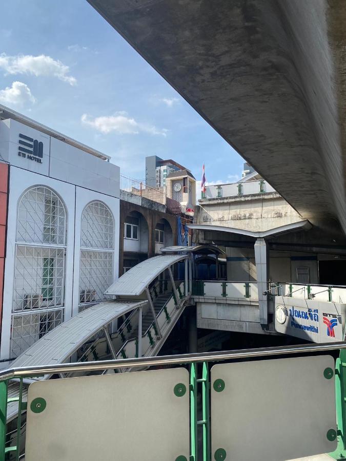E11 Hotel - Bts Punnawithi Bangkok Kültér fotó