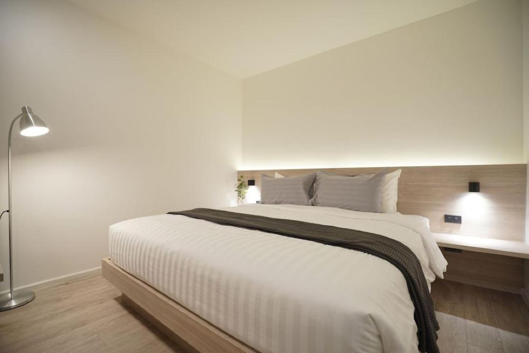 E11 Hotel - Bts Punnawithi Bangkok Kültér fotó