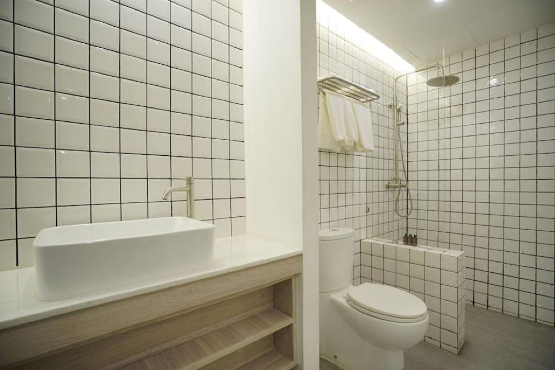 E11 Hotel - Bts Punnawithi Bangkok Kültér fotó