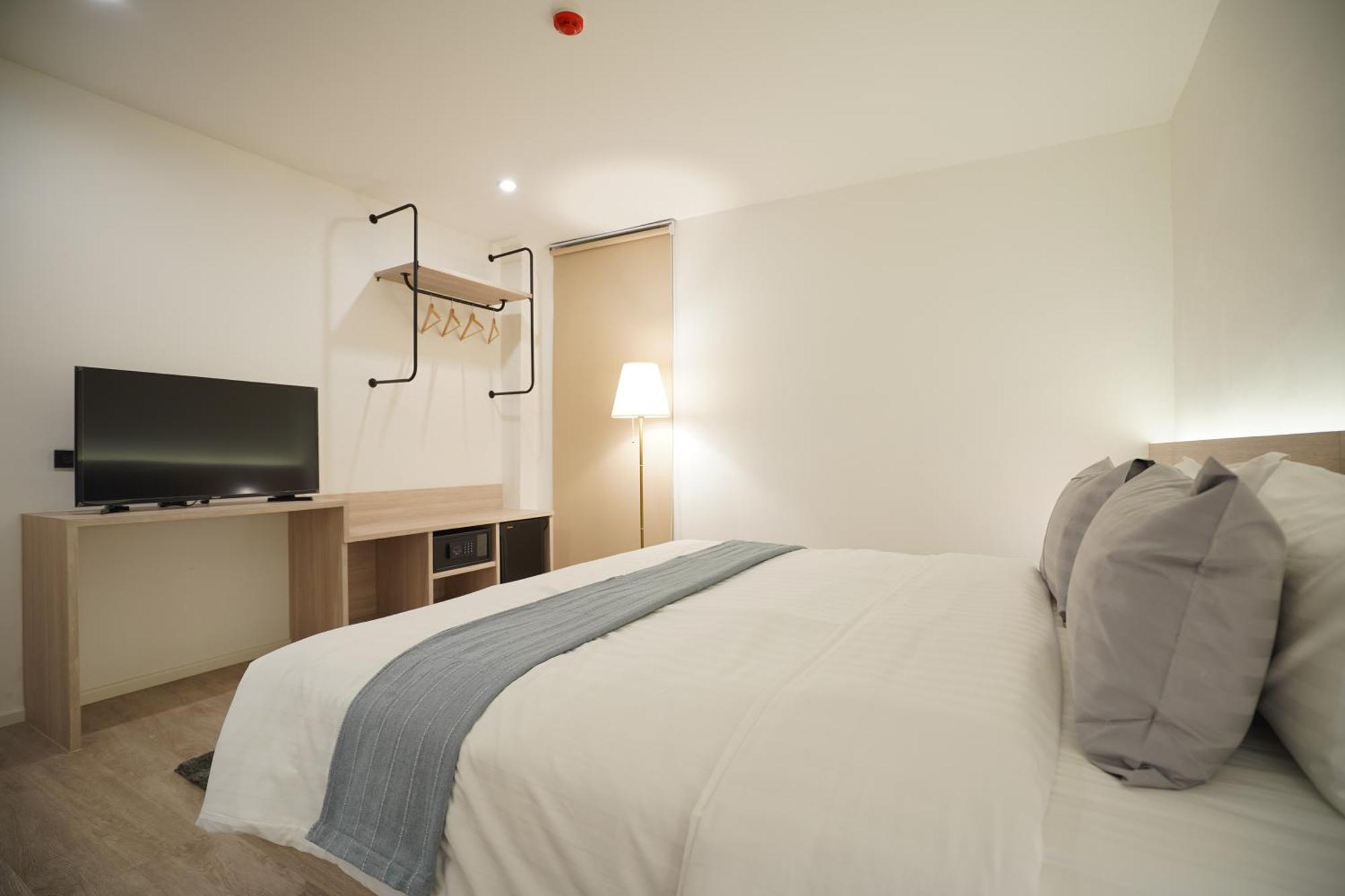 E11 Hotel - Bts Punnawithi Bangkok Kültér fotó