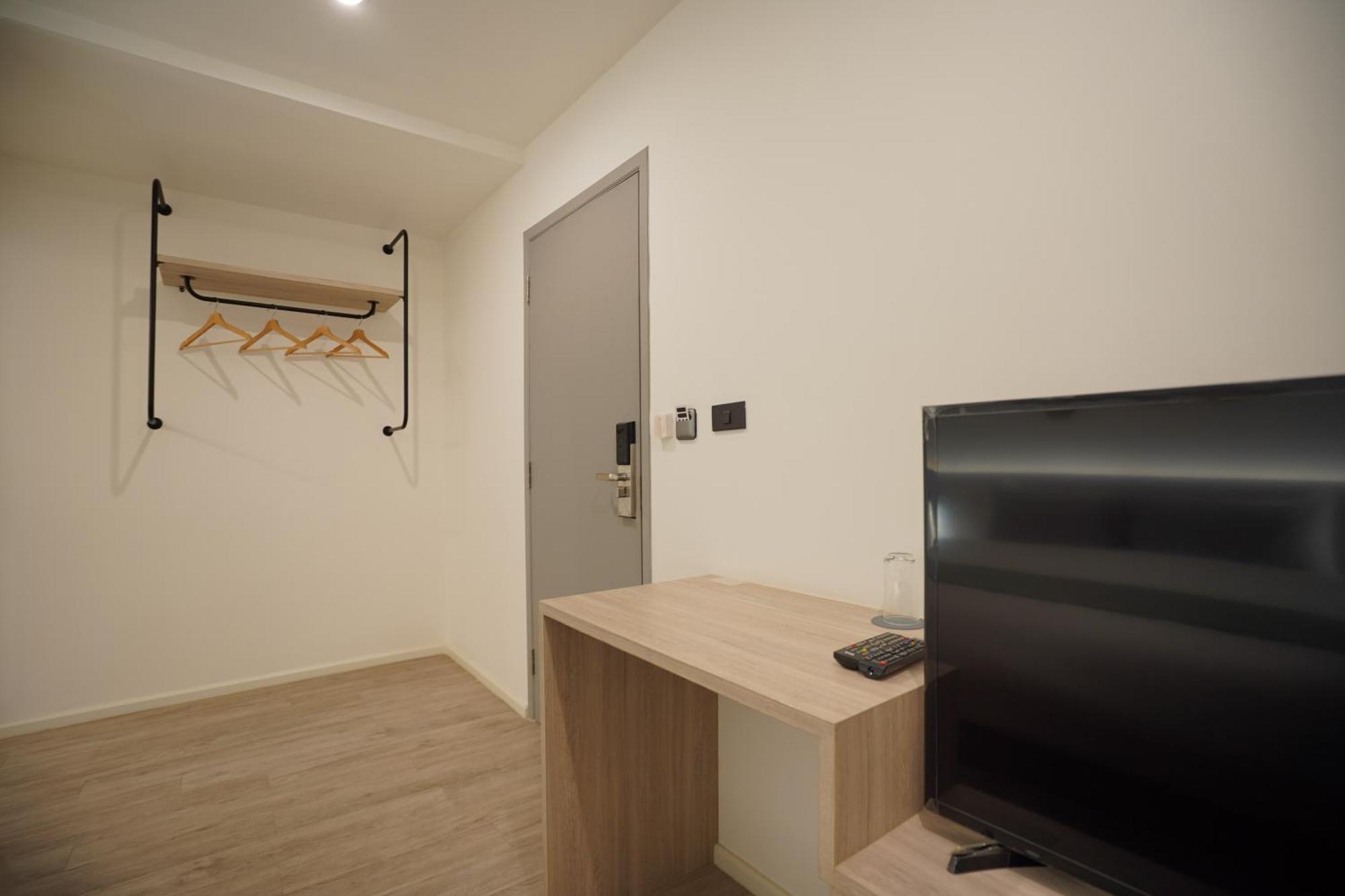 E11 Hotel - Bts Punnawithi Bangkok Kültér fotó