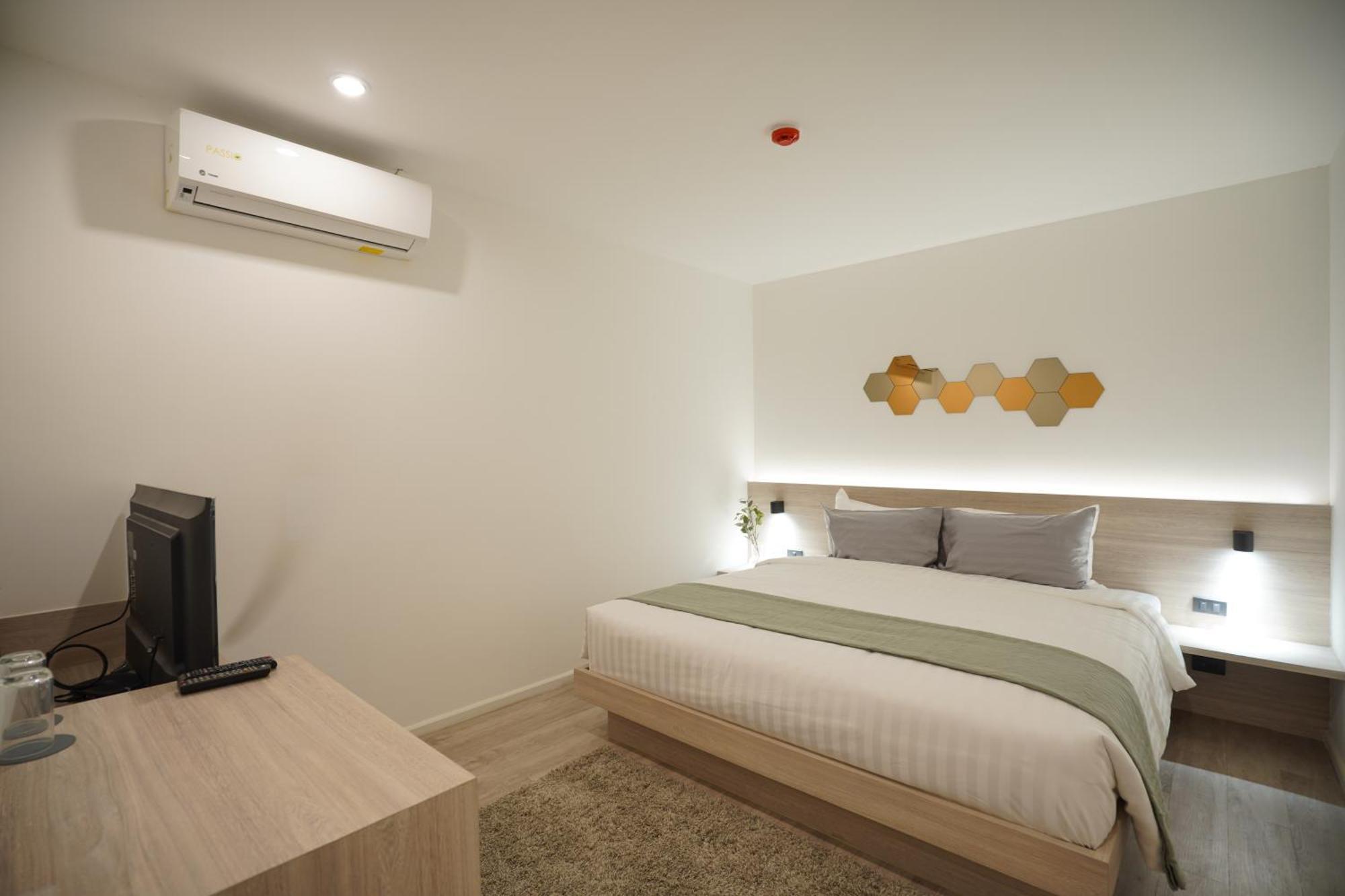 E11 Hotel - Bts Punnawithi Bangkok Kültér fotó